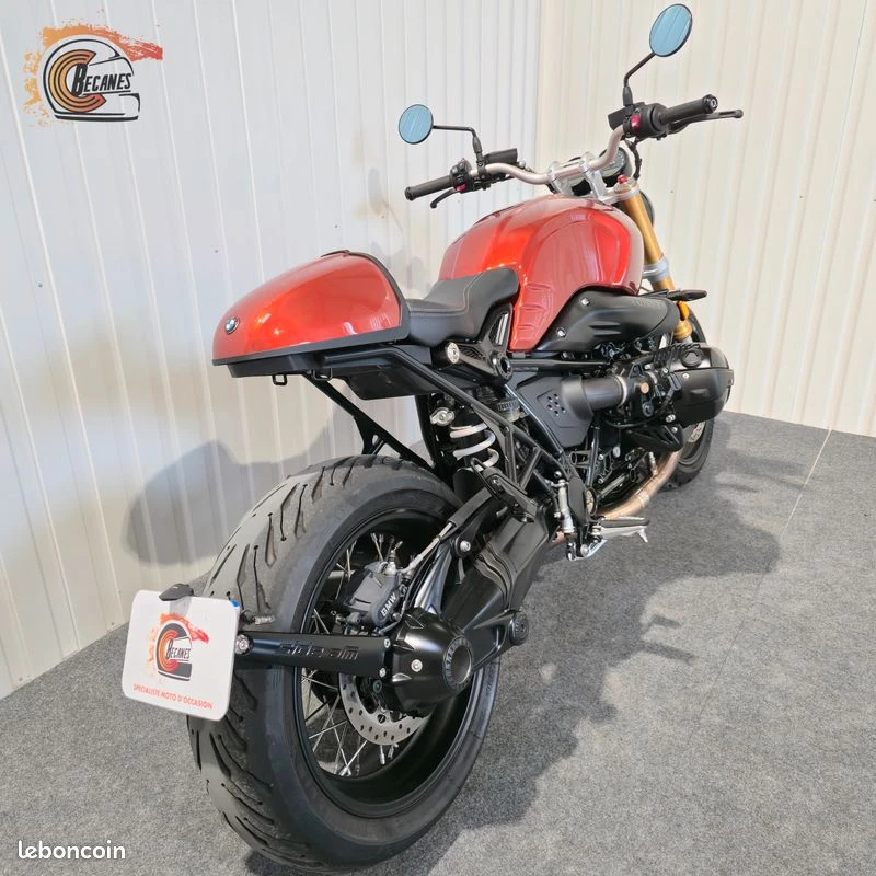 BMW R 1200 NINE T(coloris unique)