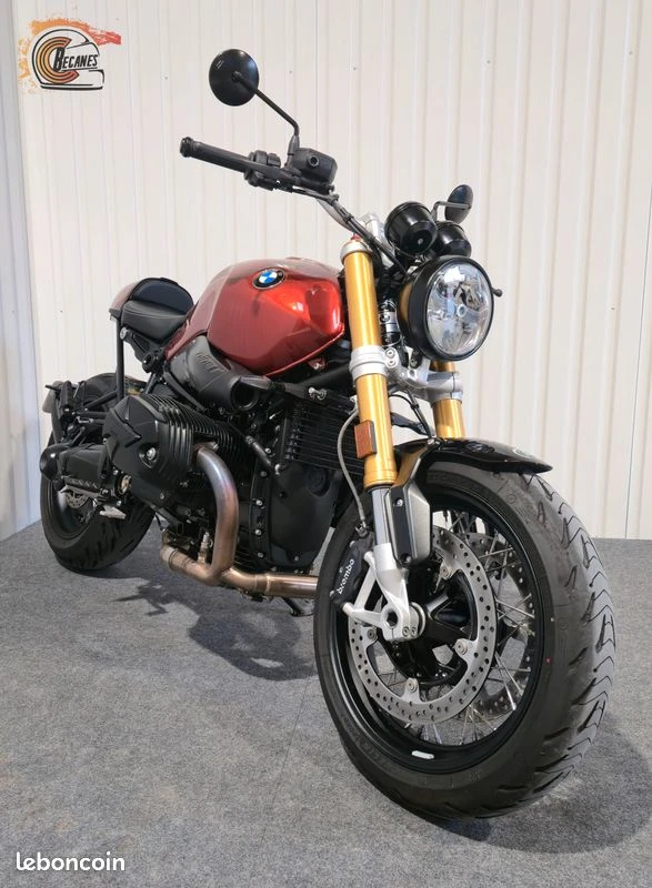 BMW R 1200 NINE T(coloris unique)