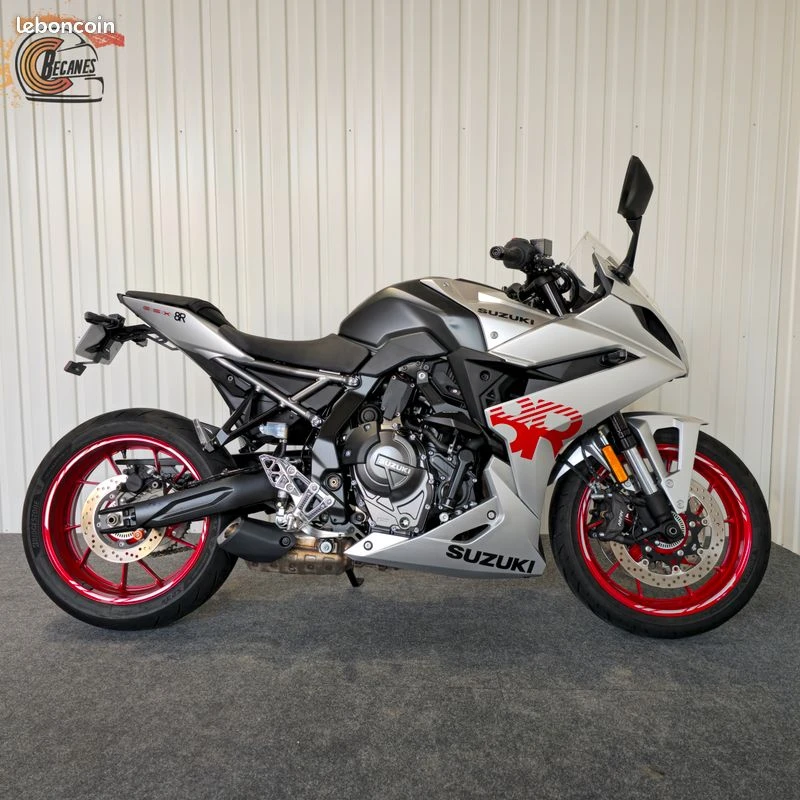 SUZUKI GSX 8R (a2)