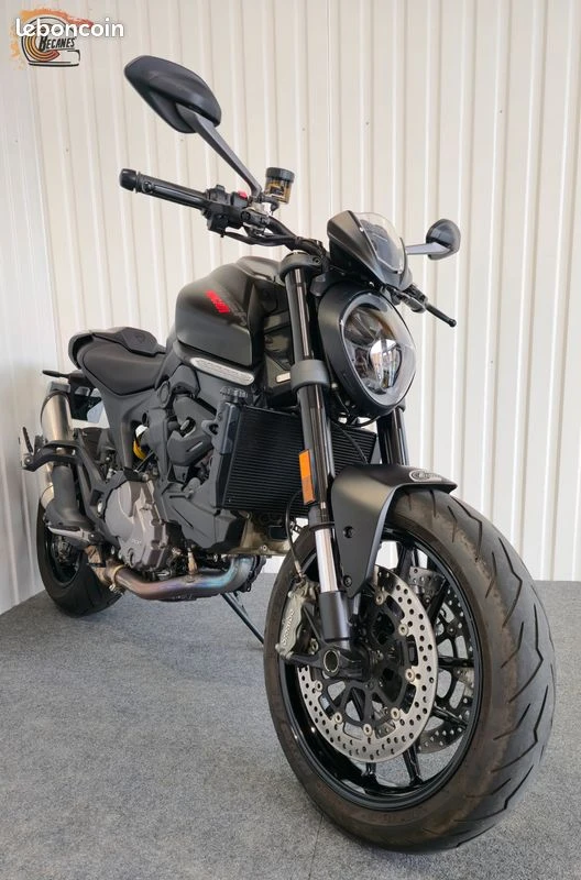 Ducati 937 monster