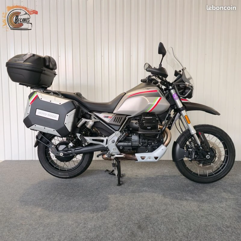 Moto guzzi v85tt travel