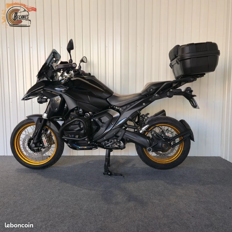 Bmw r1300 gs triple black pack pro